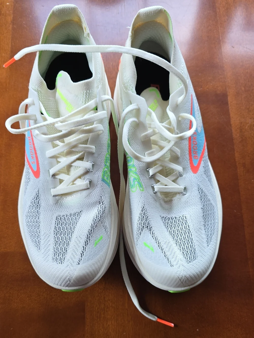 Brooks Hyperion Max 3 Womens Size 10 Worn 3 times, Coconut/Green Gecko/Pink Clay